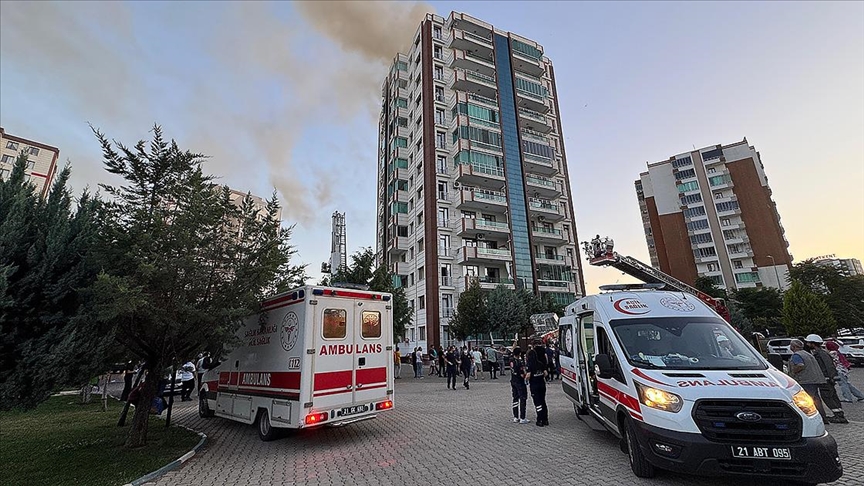 DİYARBAKIR'DA 4 KİŞİNİN ÖLDÜĞÜ YANGINA İLİŞKİN 2 ŞÜPHELİ TUTUKLANDI