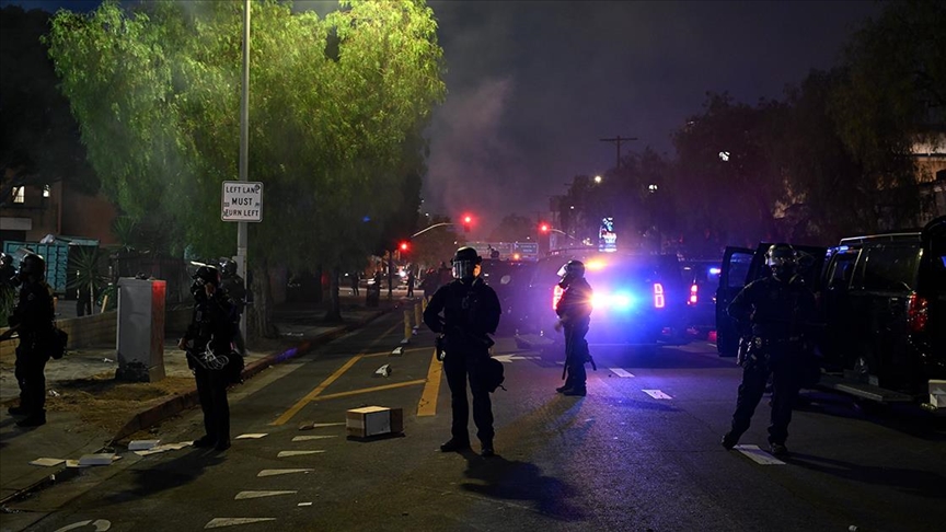Los Angeles'taki gösteriler için Trump'tan "askeri birlikleri getirin" talimatı