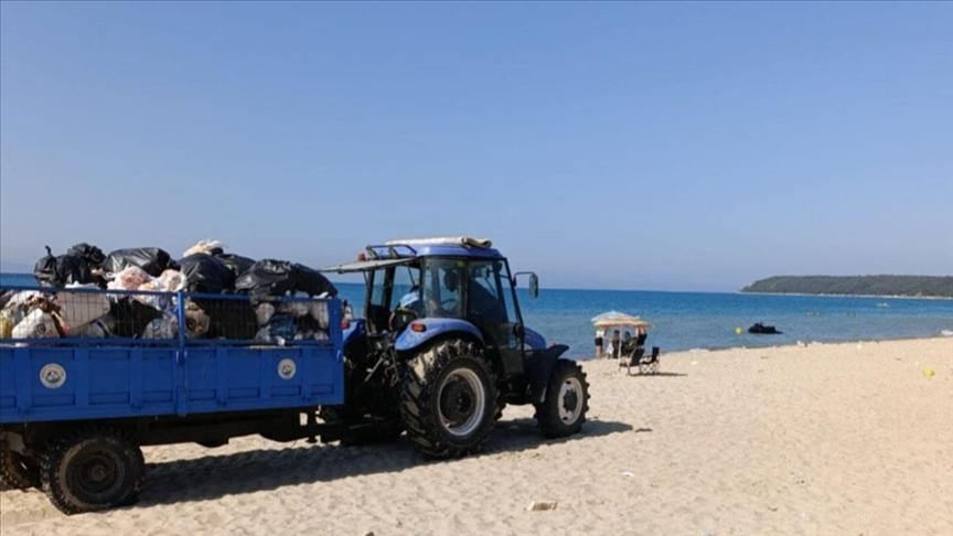 KURBAN BAYRAMI TATİLİNDE SAROS KÖRFEZİ'NDE 200 TON ATIK TOPLANDI