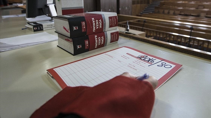 EKREM İMAMOĞLU'NUN "BİLİRKİŞİYİ ETKİLEMEYE TEŞEBBÜS"TEN YARGILANMASINA BAŞLANDI