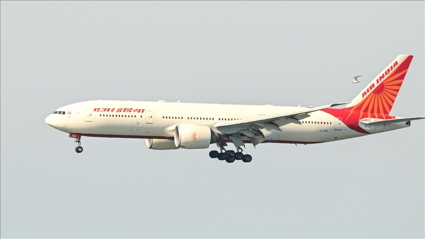 TAYLAND'DAN HİNDİSTAN'A GİDEN AİR INDİA UÇAĞI BOMBA İHBARININ ARDINDAN ACİL İNİŞ YAPTI