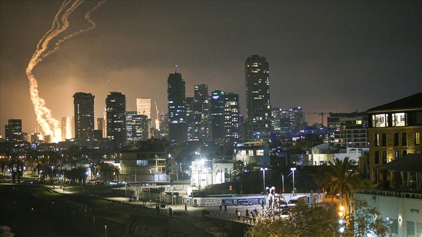 İRAN, İSRAİL'İN SALDIRILARINA KARŞILIK BALİSTİK FÜZE SALDIRILARI BAŞLATTI