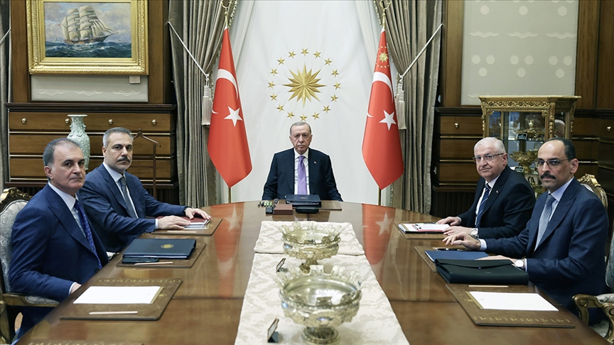 CUMHURBAŞKANI ERDOĞAN BAŞKANLIĞINDA GÜVENLİK TOPLANTISI GERÇEKLEŞTİRİLDİ