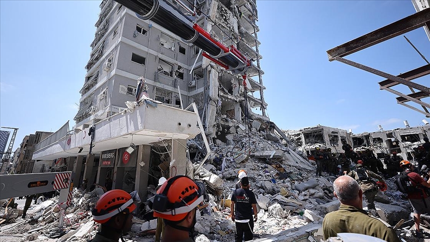 İSRAİL ORDUSU, İRAN'DAN FÜZELER ATEŞLENDİĞİNİ DUYURDU