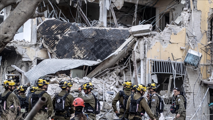 İRAN'IN GECE DÜZENLEDİĞİ MİSİLLEME SALDIRILARINDA İSRAİL'DE ÖLENLERİN SAYISI 8'E YÜKSELDİ