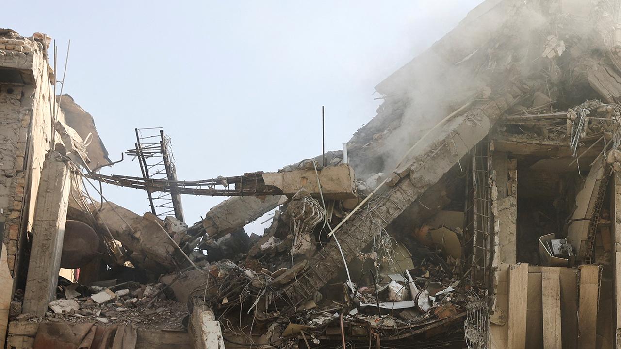 İSRAİL, İRAN'DA BİR HASTANE BİNASINI VURDU