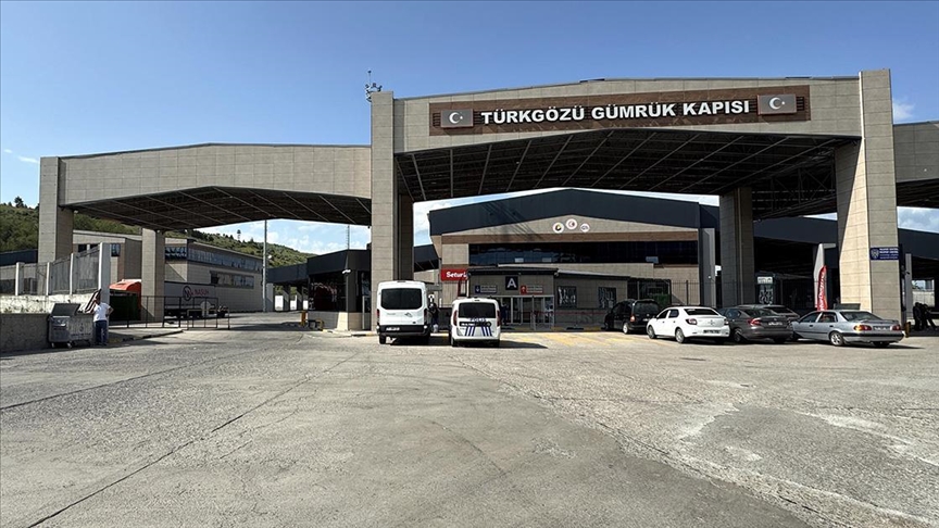 MODERNİZE EDİLEN TÜRKGÖZÜ GÜMRÜK KAPISI'NI 22 AYDA 272 BİN ARAÇ KULLANDI