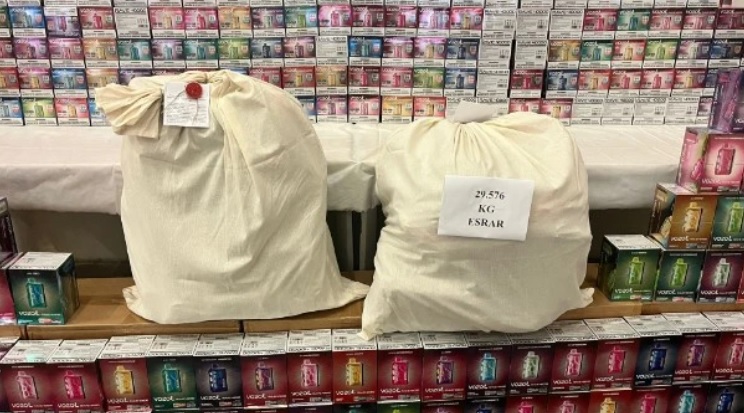 KAPIKULE'DE 20 BİN ELEKTRONİK SİGARA YAKALANDI