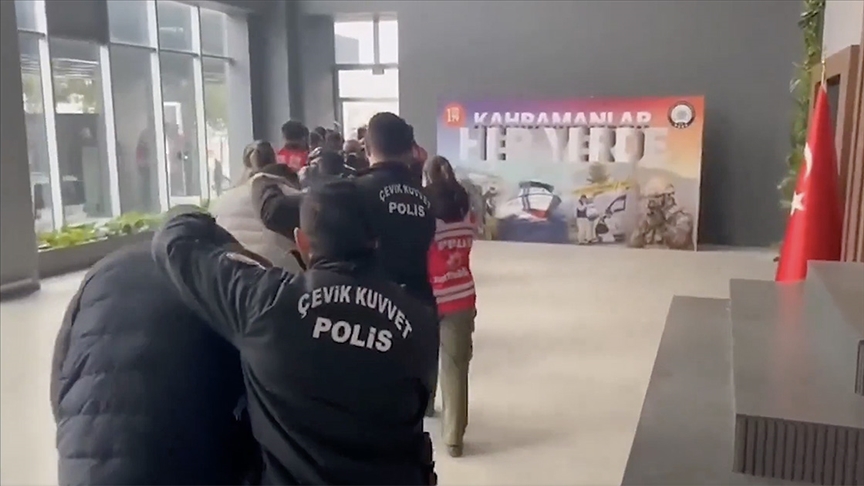 NİTELİKLİ DOLANDIRICILIK ŞEBEKELERİNE YÖNELİK OPERASYONLARDA 181 ŞÜPHELİ TUTUKLANDI