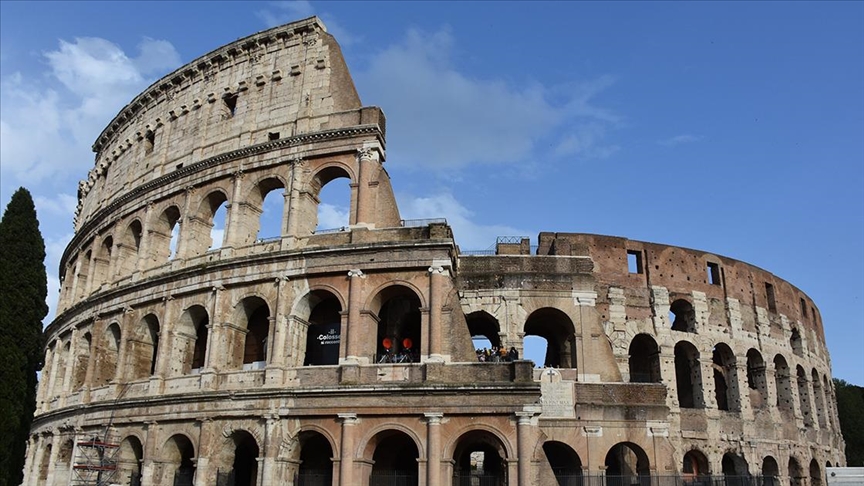 KOLEZYUM, MEVLEVİ SEMA TÖRENİ'NE EV SAHİPLİĞİ YAPACAK