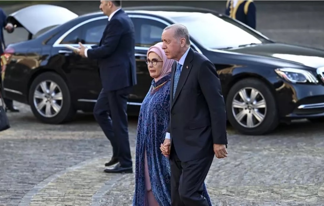 ERDOĞAN, HOLLANDA KRALI ALEXANDER'IN NATO LİDERLERİ ONURUNA VERDİĞİ YEMEĞE KATILDI