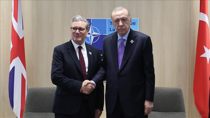 Cumhurbaşkanı Erdoğan, NATO Devlet ve Hükümet Başkanları Zirvesi'nde İngiltere Başbakanı Starmer ile bir araya geldi