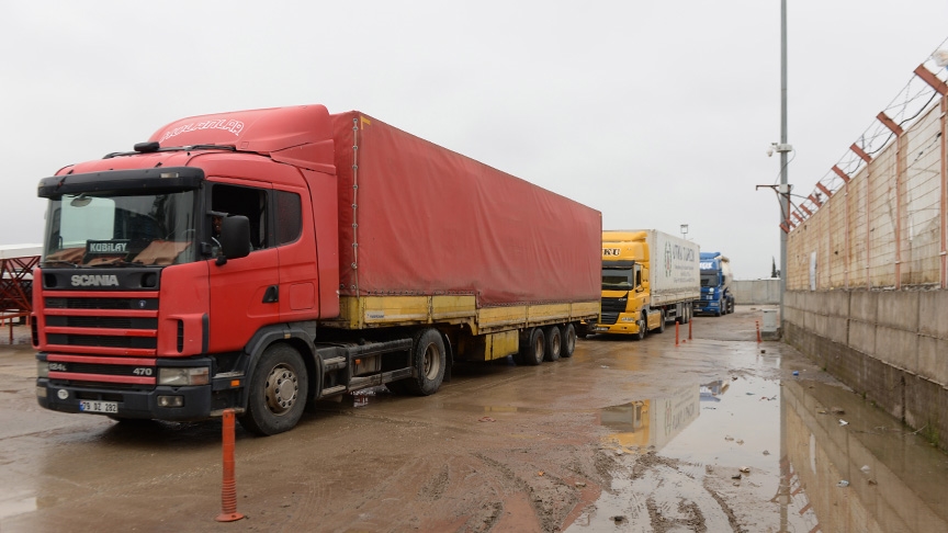 TÜRKİYE İLE SURİYE ARASINDA AKTARMASIZ NAKLİYE BAŞLIYOR