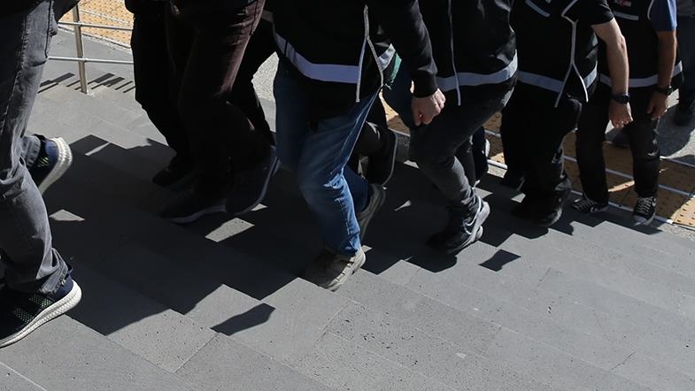 İST. MERKEZLİ 7 İLDEKİ "ASKERİ VE SİYASAL CASUSLUK" OPERASYONUNDA 7 ZANLI TUTUKLANDI