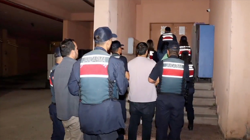 FETÖ'ye yönelik 30 ilde düzenlenen operasyonlarda 156 şüpheli yakalandı