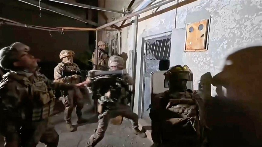 ADANA MERKEZLİ 7 İLDEKİ OPERASYONLARDA 825 KİLOGRAM EROİN ELE GEÇİRİLDİ!