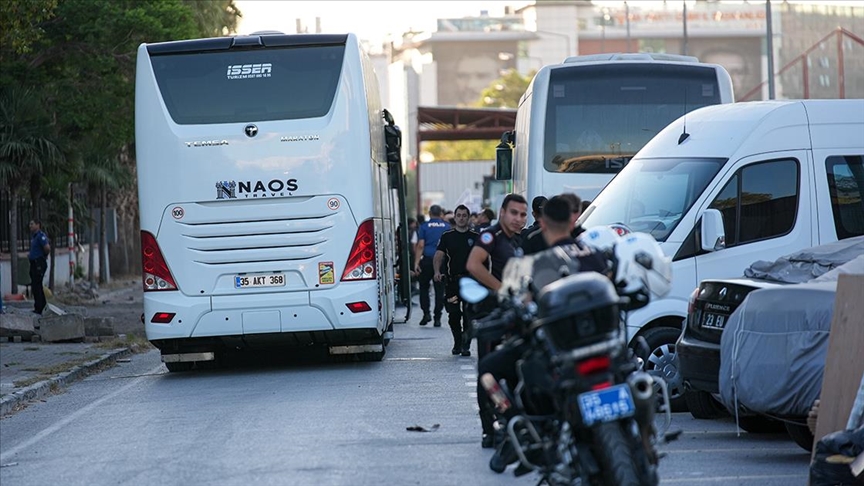 İZMİR BÜYÜKŞEHİR BELEDİYESİNE YÖNELİK YOLSUZLUK SORUŞTURMASINDA 119 ŞÜPHELİ ADLİYEDE