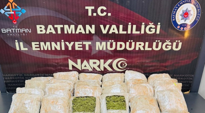 ÇİMENTO YÜKLÜ TIRDA 27 KİLOGRAM SENTETİK UYUŞTURUCU ELE GEÇİRİLDİ!