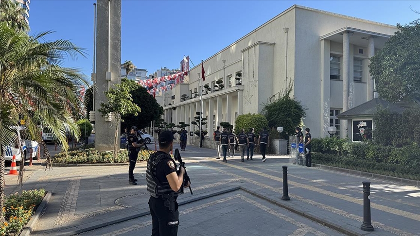 ADANA VE ADIYAMAN BELEDİYE BAŞKANLARI GÖZALTINA ALINDI