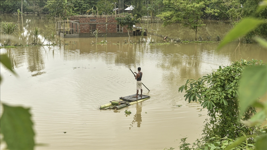 HİNDİSTAN'IN HİMAÇAL PRADEŞ EYALETİNDEKİ SELLERDE ÖLENLERİN SAYISI 78'E ÇIKTI