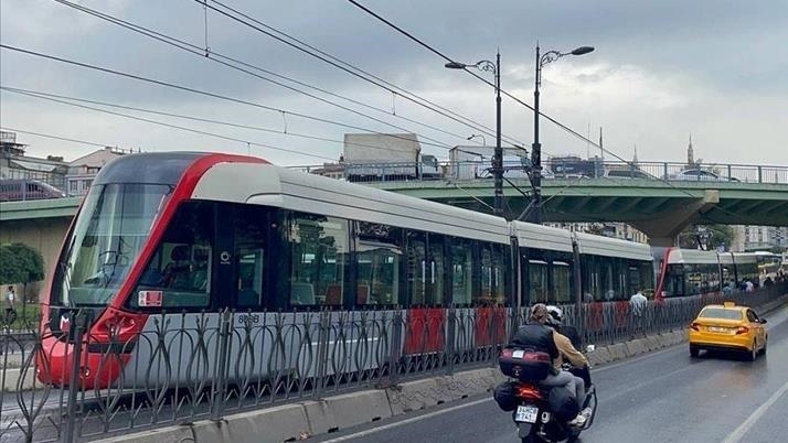FATİH'TE BİNADA ÇIKAN YANGIN NEDENİYLE KABATAŞ-BAĞCILAR TRAMVAY HATTI'NDA DÜZENLEME