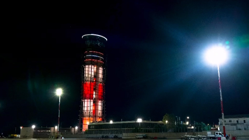 SABİHA GÖKÇEN HAVALİMANI HAVA TRAFİK KONTROL KULESİ, 15 TEMMUZ'DA KIRMIZI-BEYAZA BÜRÜNECEK