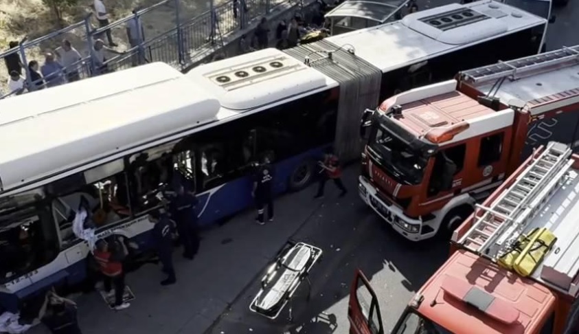 ANKARA'DA BELEDİYE OTOBÜSÜ KAZASI! 27 YARALI