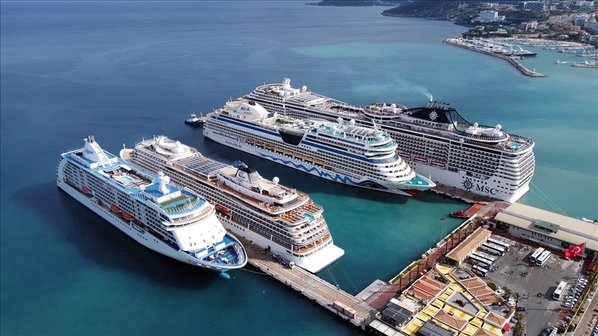 TÜRKİYE LİMANLARINA 6 AYDA 490 KRUVAZİYER GEMİSİ DEMİR ATTI