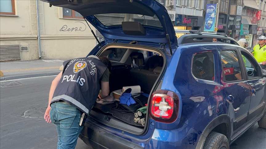 "Huzur İstanbul" uygulamasında çeşitli suçlardan aranan 399 şüpheli yakalandı