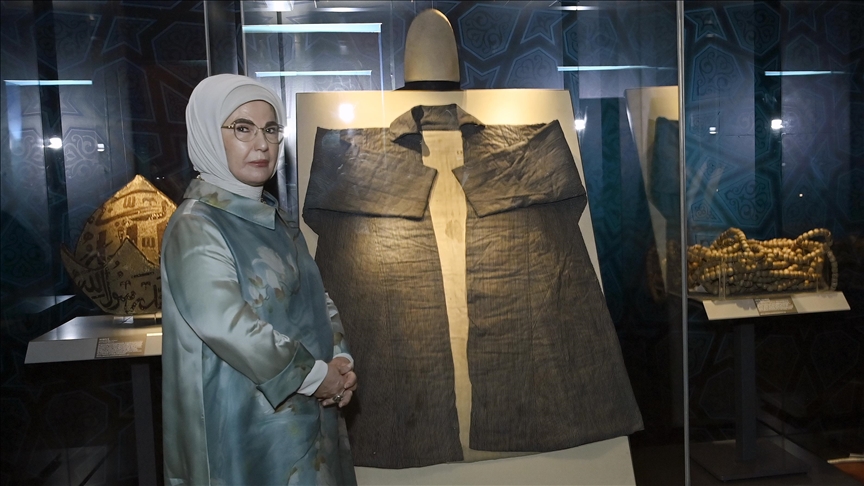 EMİNE ERDOĞAN ANADOLU SELÇUKLULARI SERGİSİ'Nİ ZİYARET ETTİ