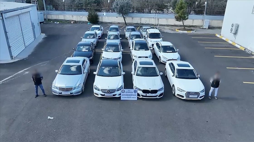 AĞIR HASARLI ARAÇLARI USULSÜZ "CHANGE" YAPAN SANIKLARA 225 YILA KADAR HAPİS İSTEMİ