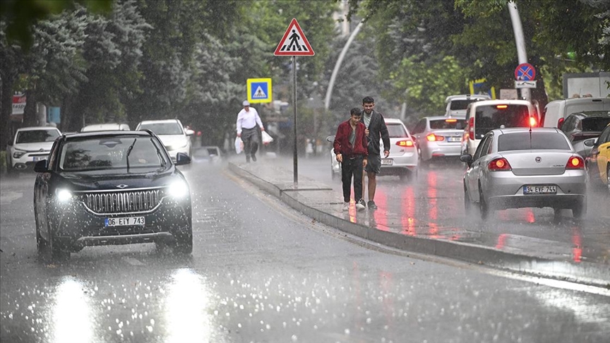 ANKARA VALİLİĞİ'NDEN GÖK GÜRÜLTÜLÜ SAĞANAK UYARISI