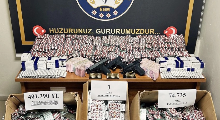 ADANA'DA FLAŞ POLİS BASKINI / 74 BİN HAP ELE GEÇİRİLDİ!