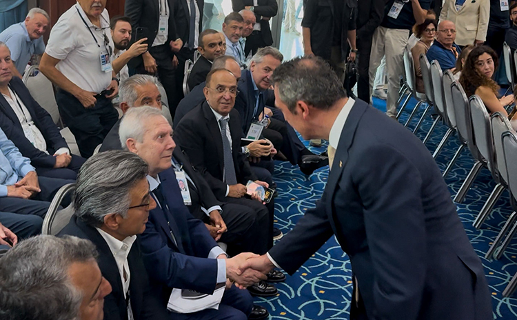 Fenerbahçe Başkanı Koç: Feyenoord maçında oynayabilecek 2 yeni transferimiz daha olacak