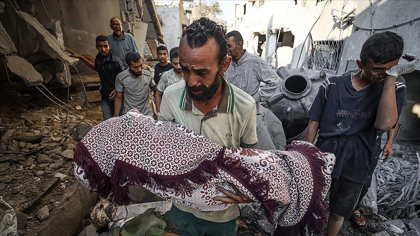 Gazze Şeridi'nde son 24 saatte 1'i çocuk 14 Filistinli açlıktan hayatını kaybetti