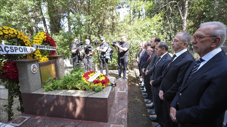 'ALİ SAMİ YEN' VEFAT YIL DÖNÜMÜNDE KABRİ BAŞINDA ANILDI