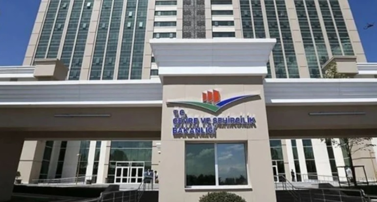 DOLANDIRICI ÇETESİ ÇEVRE BAKANLIĞI’NA ÜS KURMUŞ