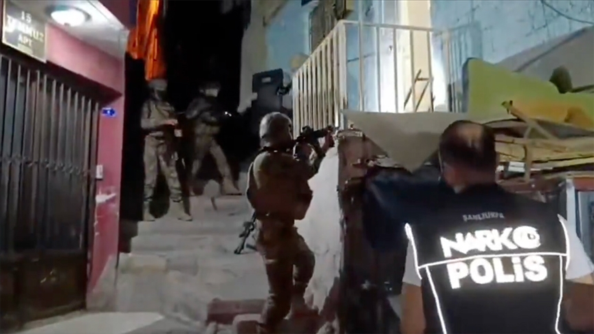 UYUŞTURUCU SATICILARINA YÖNELİK OPERASYONLARDA 940 ŞÜPHELİ YAKALANDI