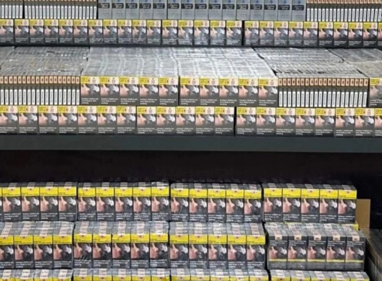 BATMAN'DA DURDURULAN TIRDA KAÇAK 7 BİN 200 PAKET SİGARA ELE GEÇİRİLDİ