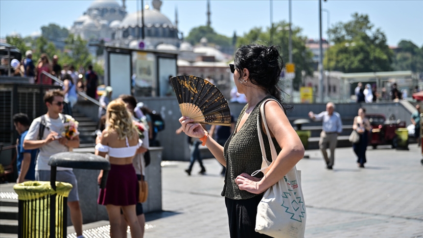 GÜNÜN İLK YARISINDA SICAKLIKLAR 11 İLDE 40 DERECENİN ÜZERİNE ÇIKTI
