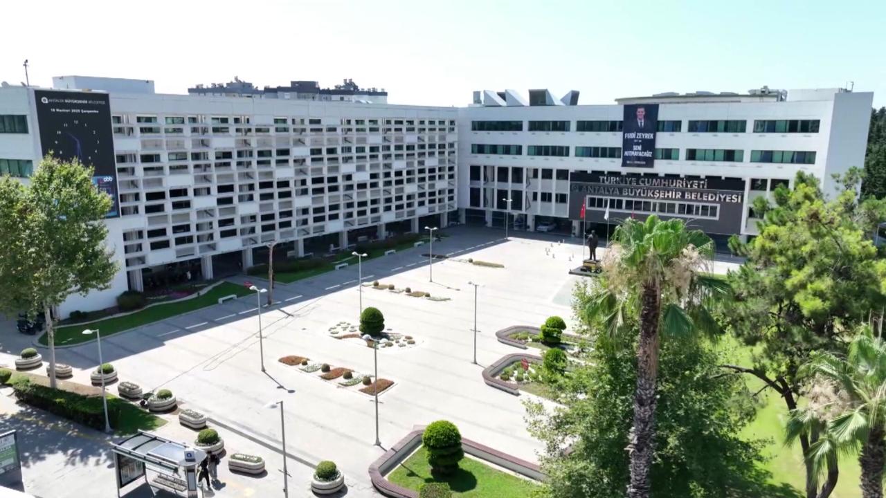 ANTALYA'DA RÜŞVET VE YOLSUZLUK SORUŞTURMASINDA 1 KİŞİ DAHA TUTUKLANDI