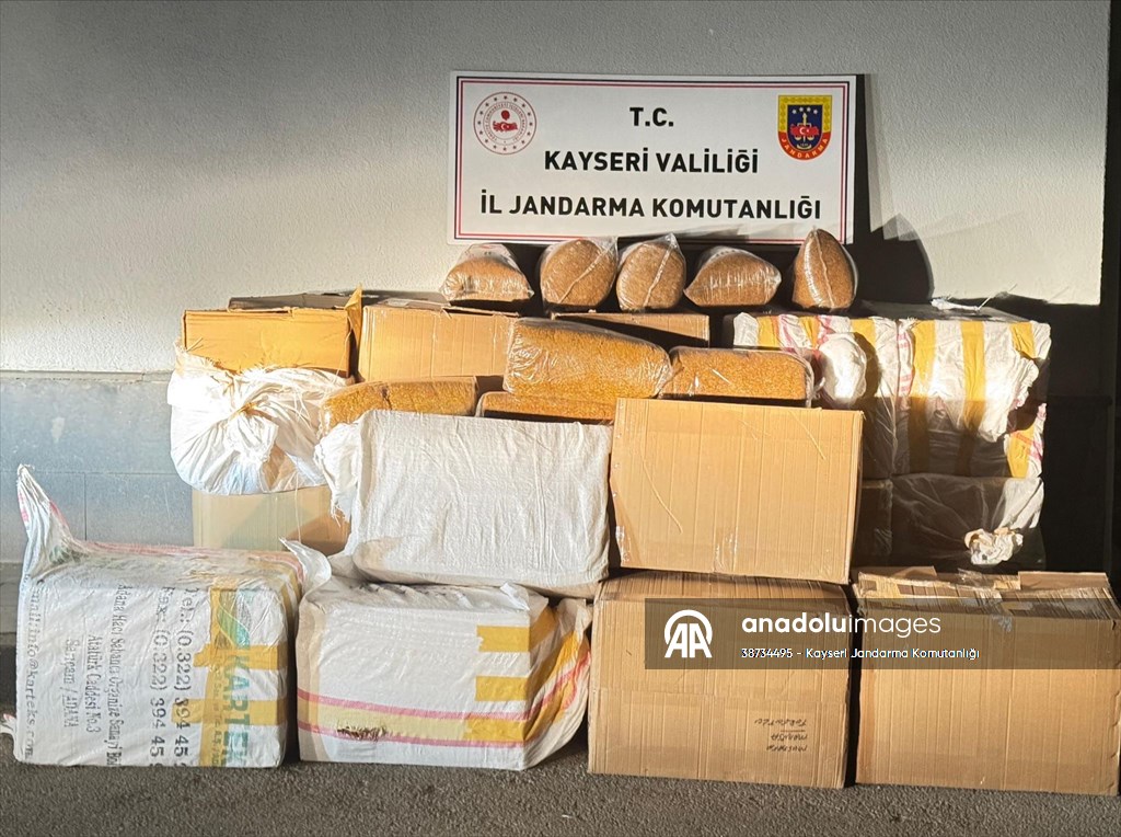 KAYSERİ'DE YOLCU OTOBÜSÜNDE 750 KİLOGRAM KAÇAK TÜTÜN ELE GEÇİRİLDİ