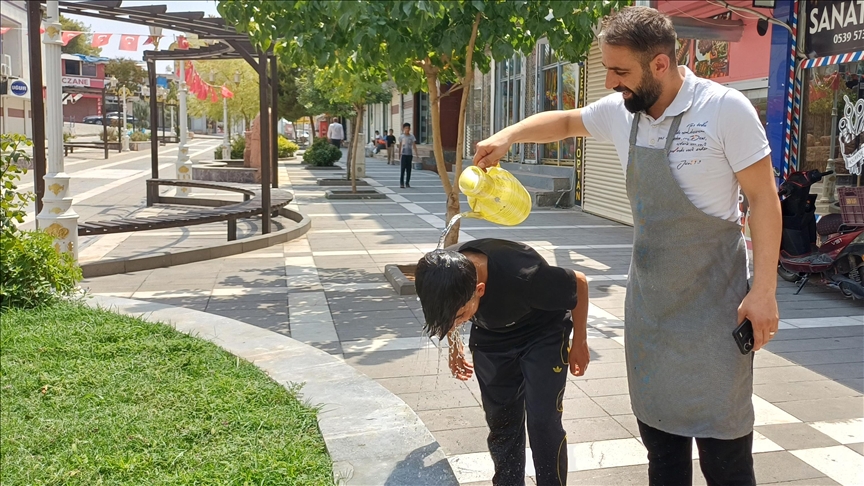 SICAKLIK BU HAFTA DA MEVSİM NORMALLERİNİN ÜZERİNDE SEYREDECEK