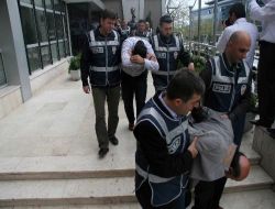 Otomobil Dolandırıcı Çetesi 'Kapora' Operasyonunda Çökertildi!