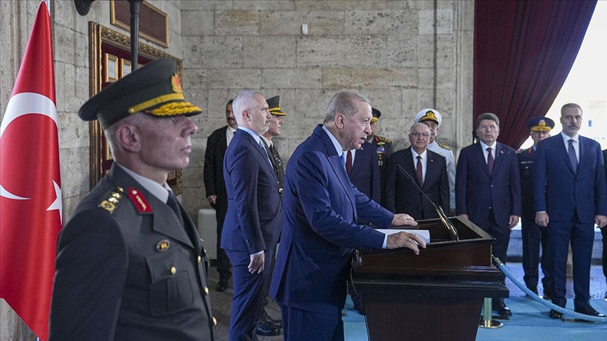 Cumhurbaşkanı Erdoğan: Milletimizin istikbalini güvenceye alacak tarihi adımlar atıyoruz