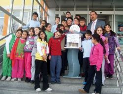 Öğrenciler Okul Harçlıklarını Elazığ'daki Arkadaşlarına Gönderdi