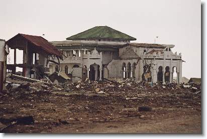 Endonezya'da Şiddetli Deprem