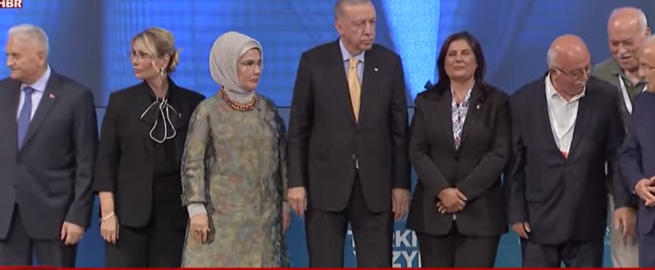 Son dakika.. CHP'den istifa eden Özlem Çerçioğlu, AK Parti'ye katıldı