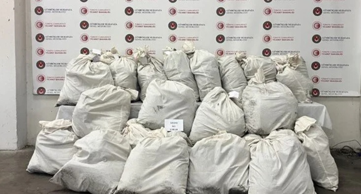 KAPIKULE'DEKİ İKİ OPERASYONDA 245 KİLO 932 GRAM ESRAR ELE GEÇİRİLDİ!