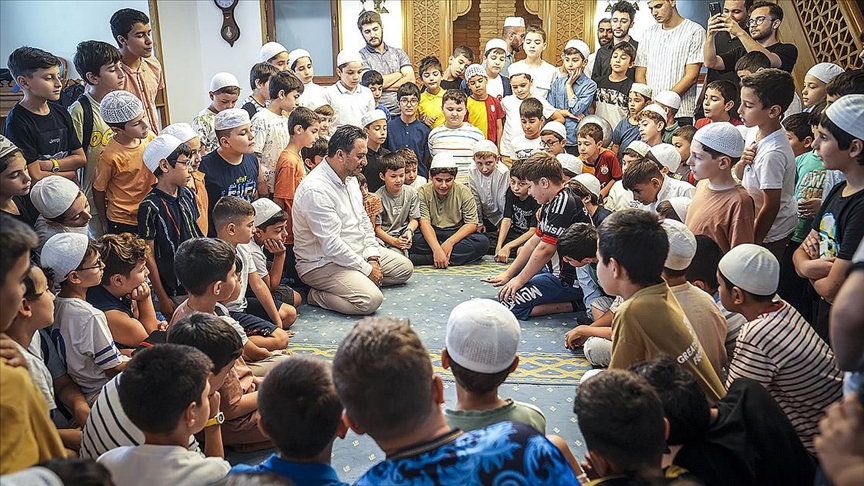 İST'DA YAZ KUR'AN KURSLARINA 250 BİNDEN FAZLA ÖĞRENCİ KATILDI